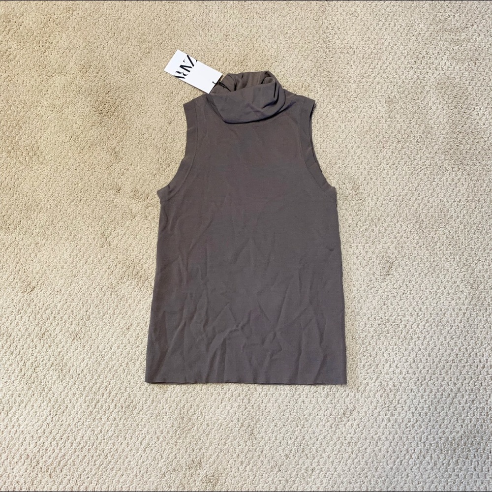 Sleeveless Turtleneck